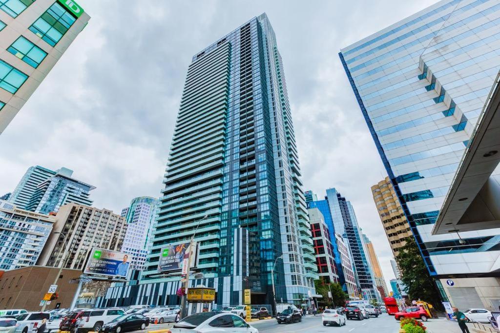 Skyline Suites - Walk To Mtcc, Acc, Rogers Centre & Entertainment District Toronto Exterior photo